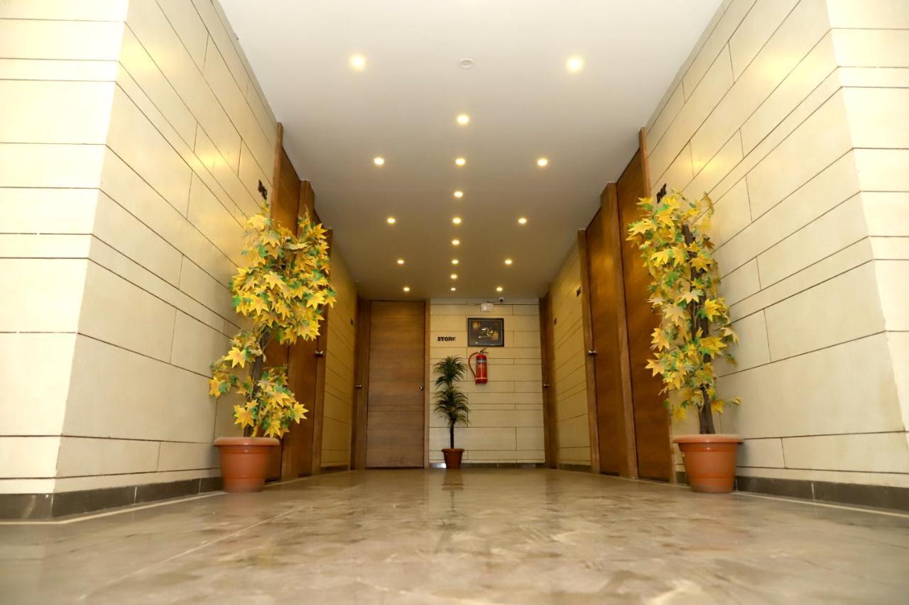 Hotel Dolphin Residency Patan  Екстер'єр фото